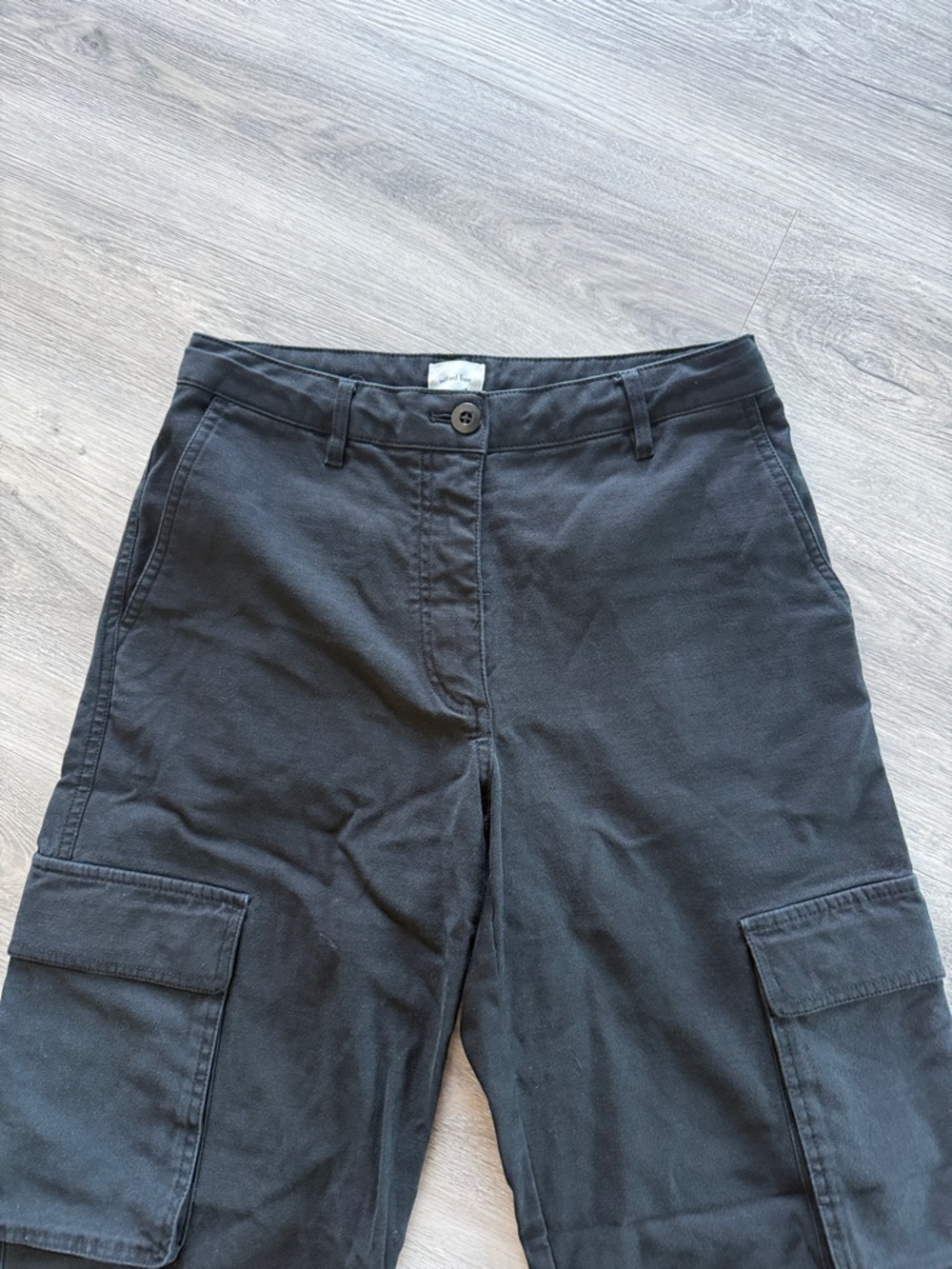 Aritzia Wilfred free Black Wide-Leg cargo Pants size 8 - Picture 4 of 9